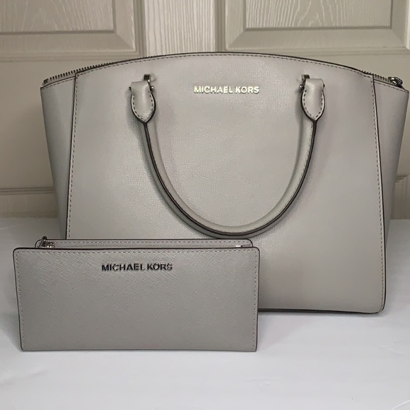 Michael Kors Handbags - Michael Kors Selma Handbag & Wallet